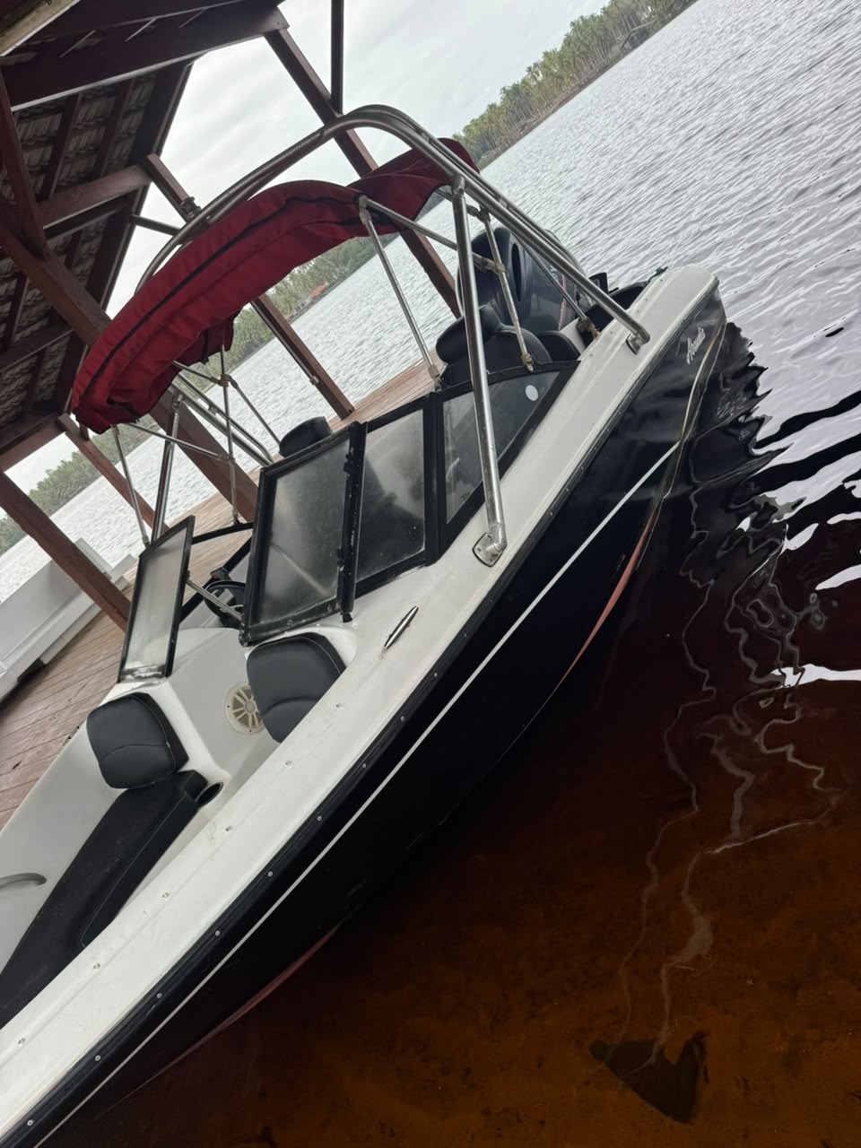 En vente bateau plaisance vip ouvert devant yamaha 150cv