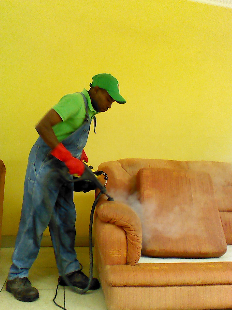 Nettoyage des fauteuils canapés tapis et moquettes