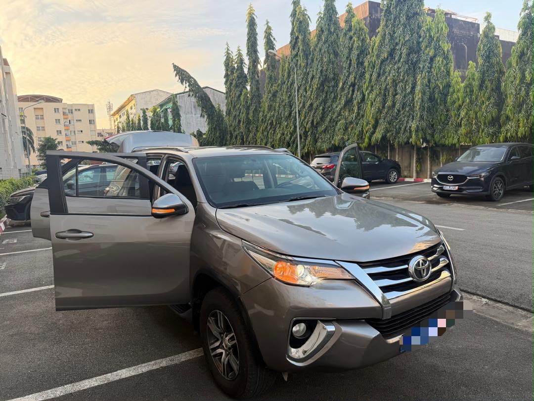 TOYOTA FORTUNER EN VENTE