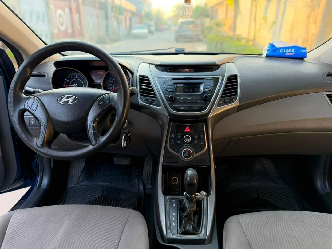 HYUNDAI ELANTRA EN VENTE